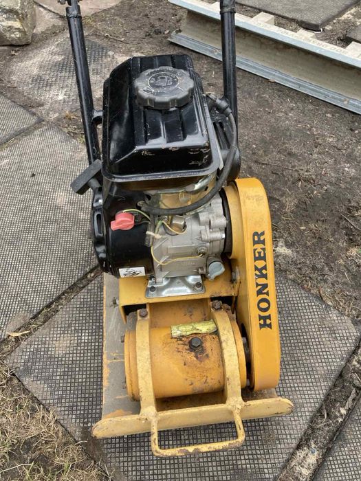 Виброплита honker