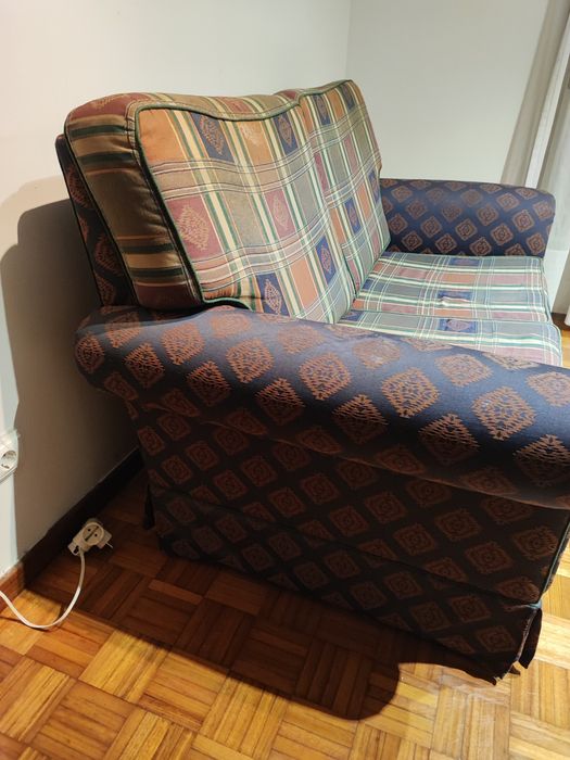 Sofá de dois lugares