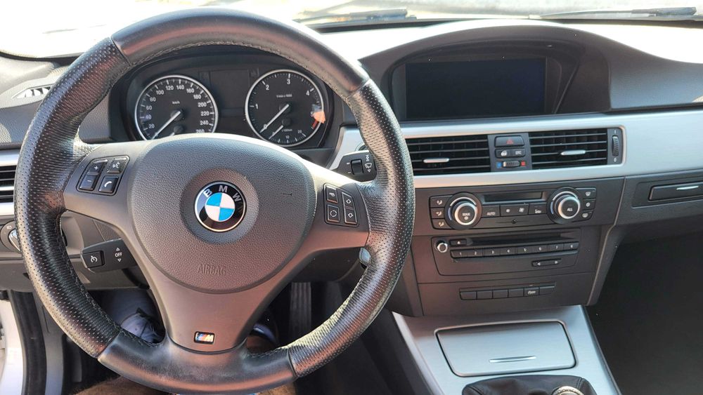 BMW 320d Touring Navigation Sport - Navegação Profissional - Pack M