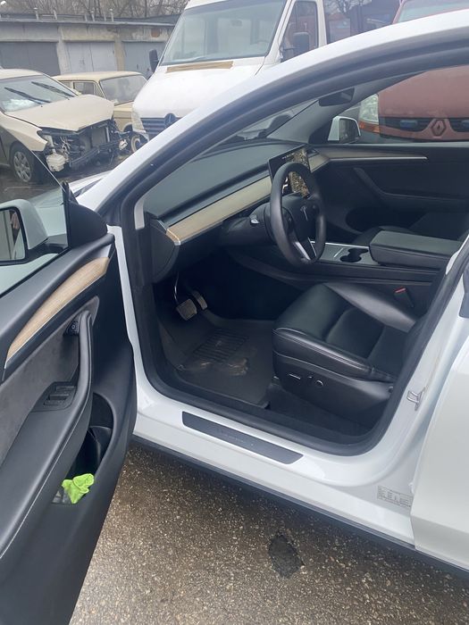 Продам Tesla mobel y dual motor 5/23