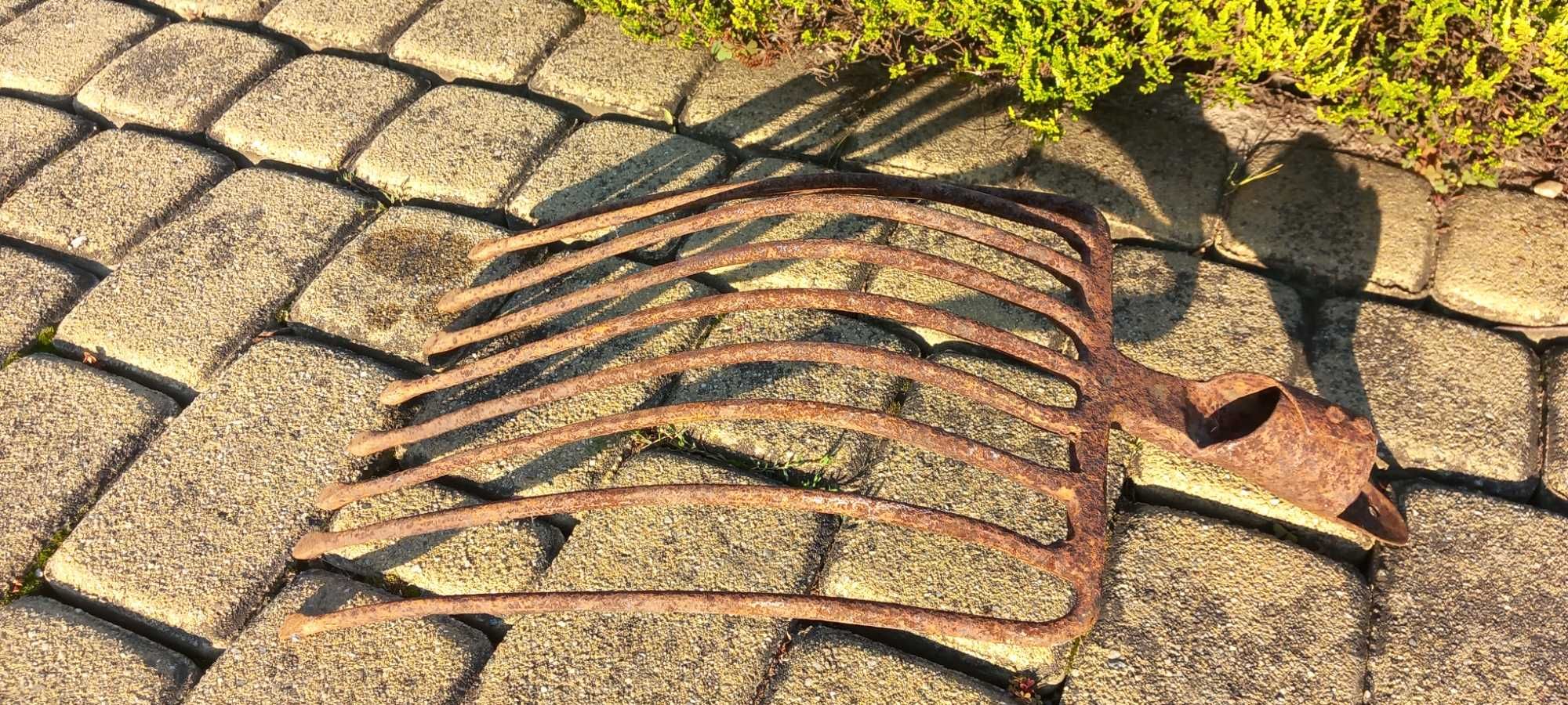 Stare metalowe widły do ziemniaków gable kute metalowe widły