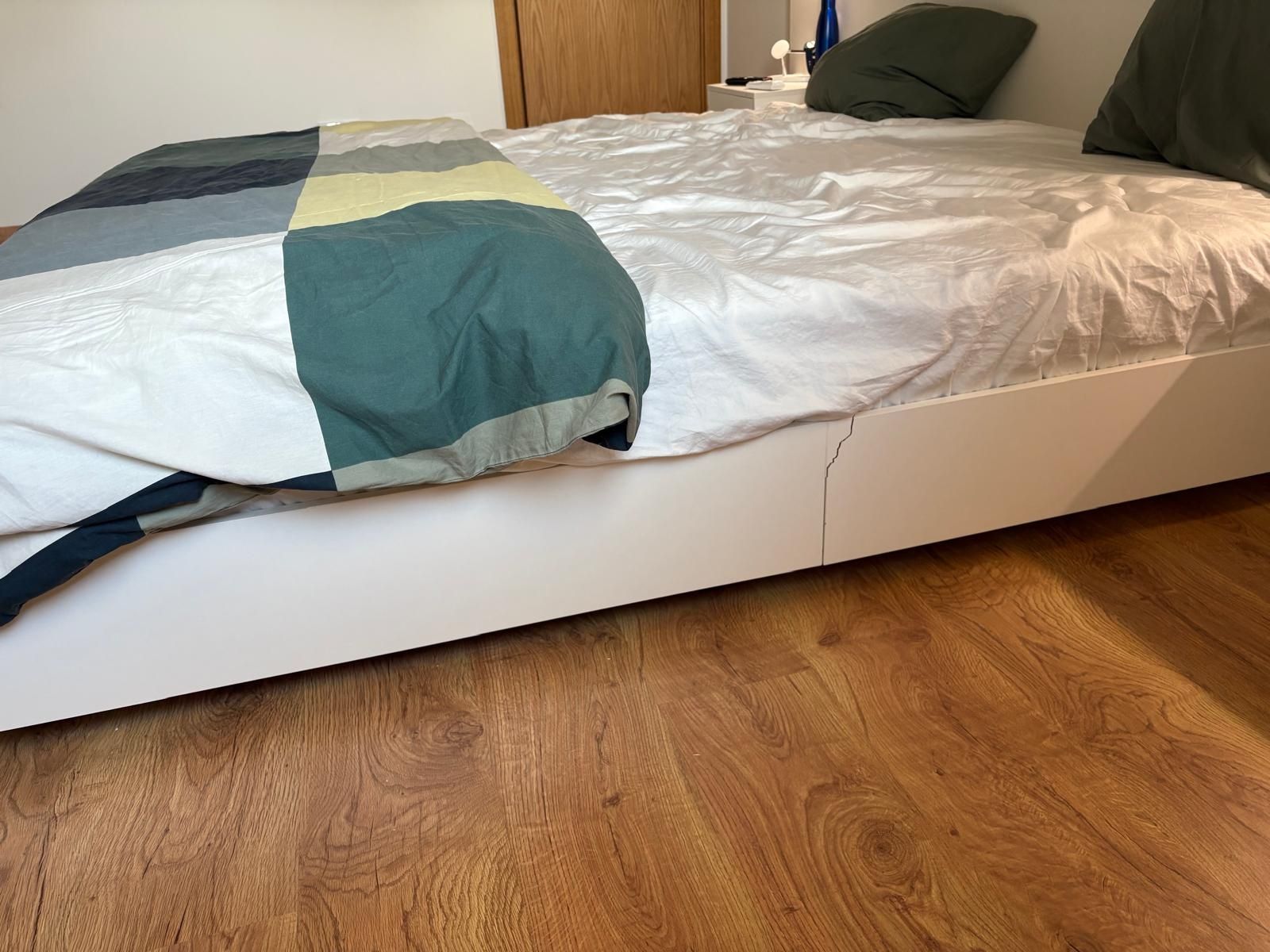 Cama 180x200 danificada