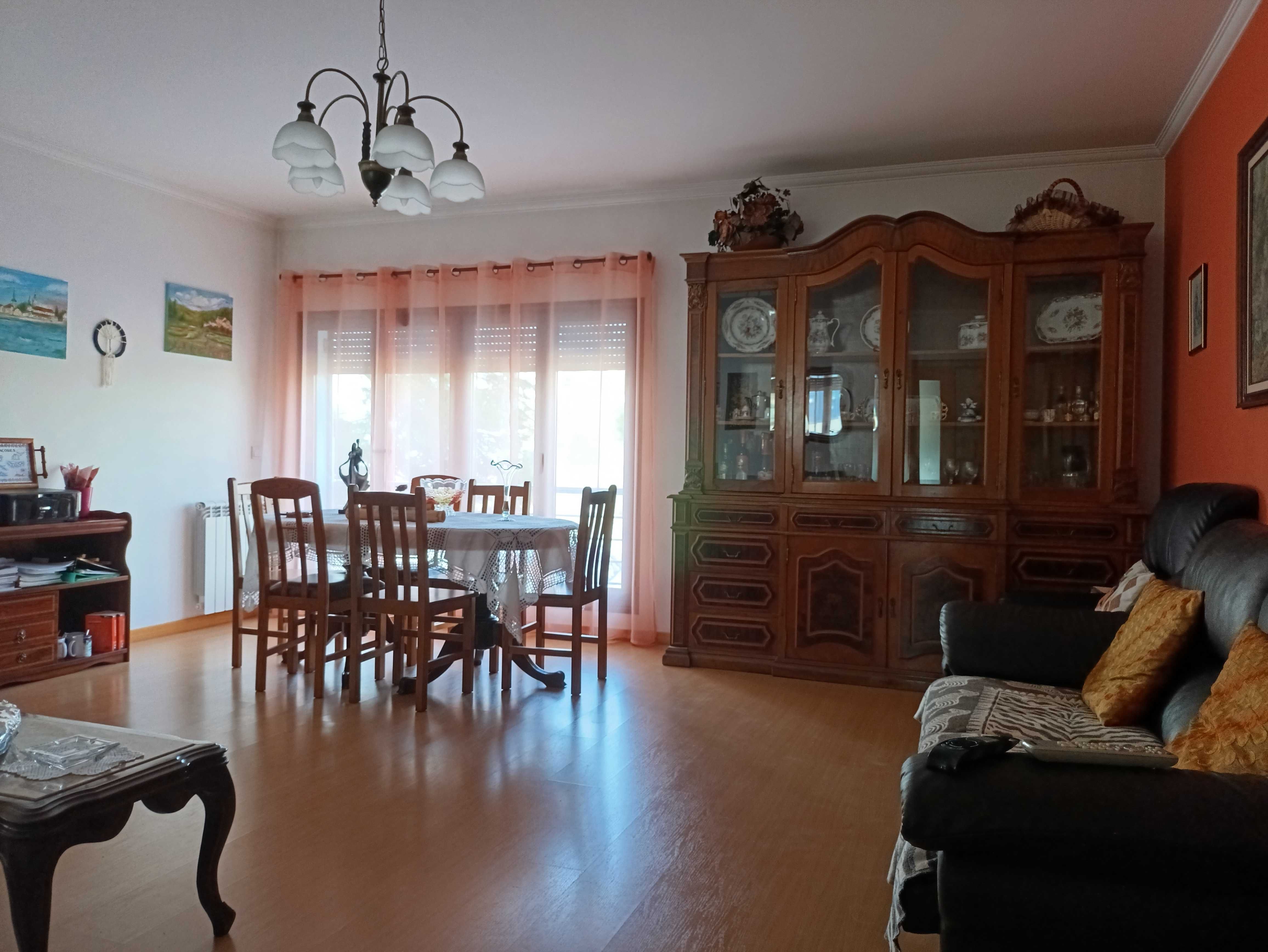T2 semi-novo Quinta de São Luiz Pereira