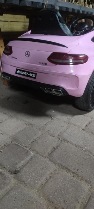Samochód na akumulator dl dziecka Mercedes