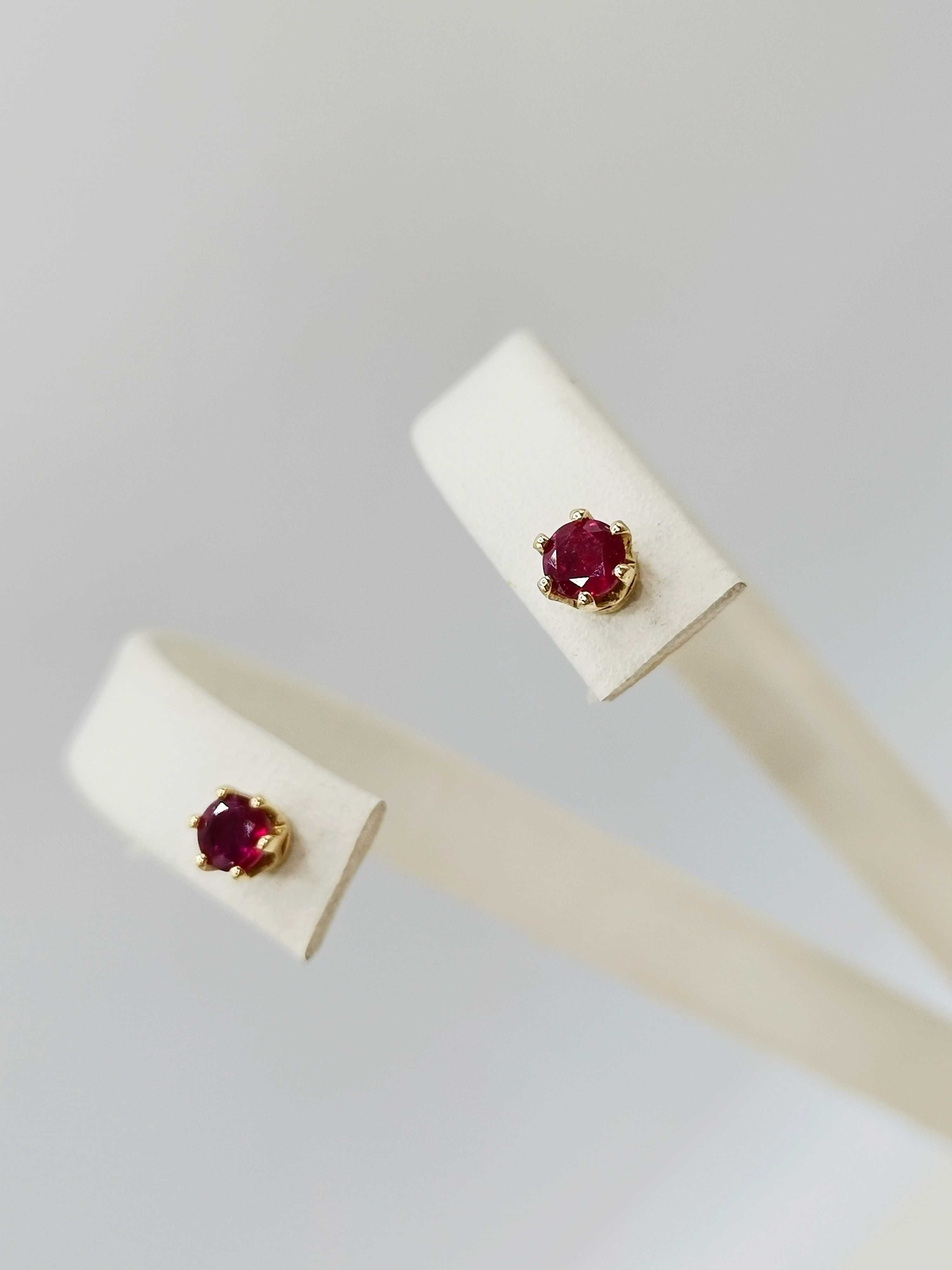 W ofercie złote kolczyki z rubinem 0,4 CT 585/14k Piotrkowska 76