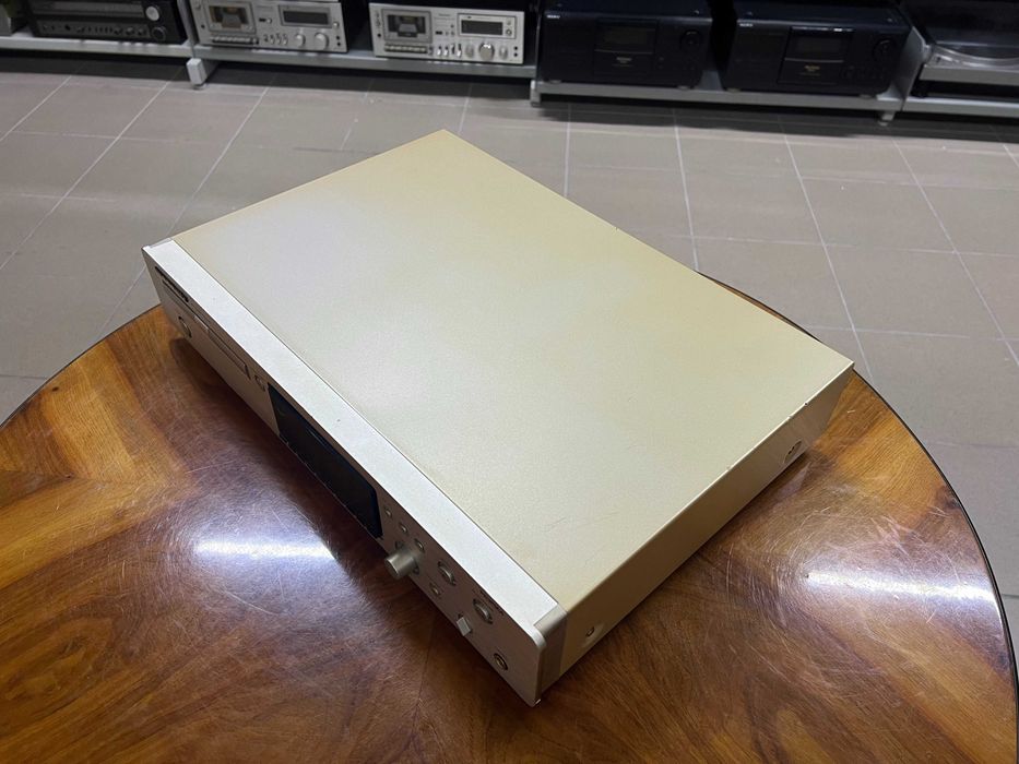 Odtwarzacz płyt CD Marantz CD7300 Audio Room