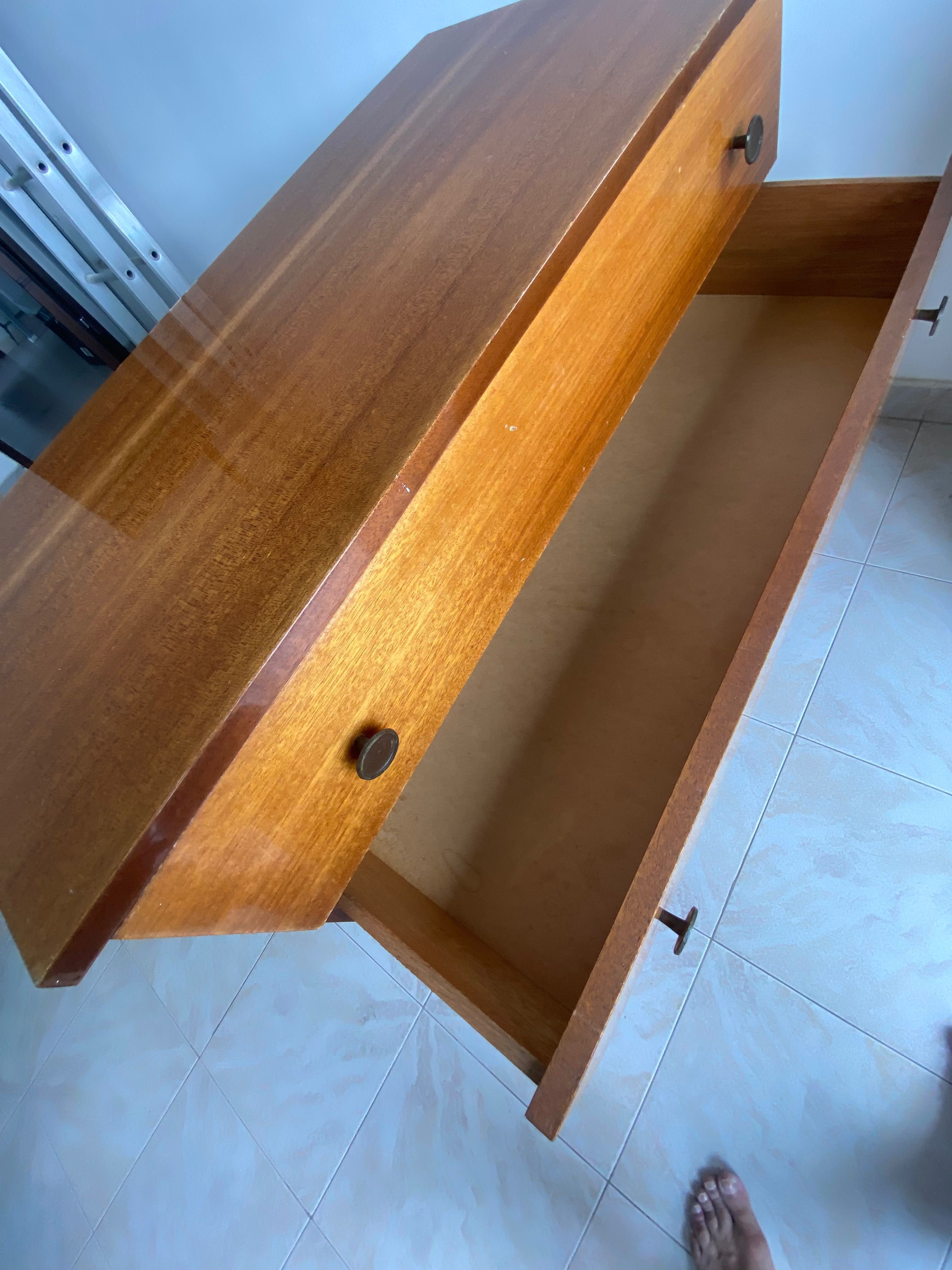 Cómoda com 3 gavetas