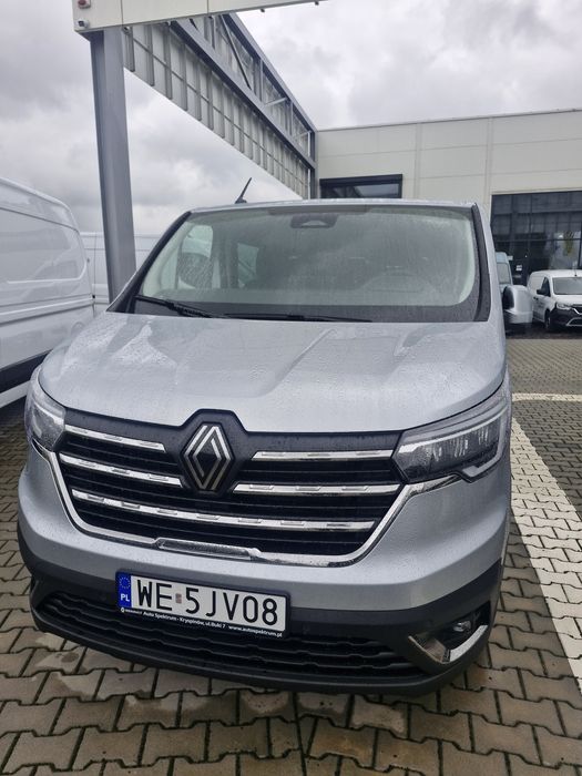 Wynajem busa 9 osobowego Renault Grand EQUILIBRE