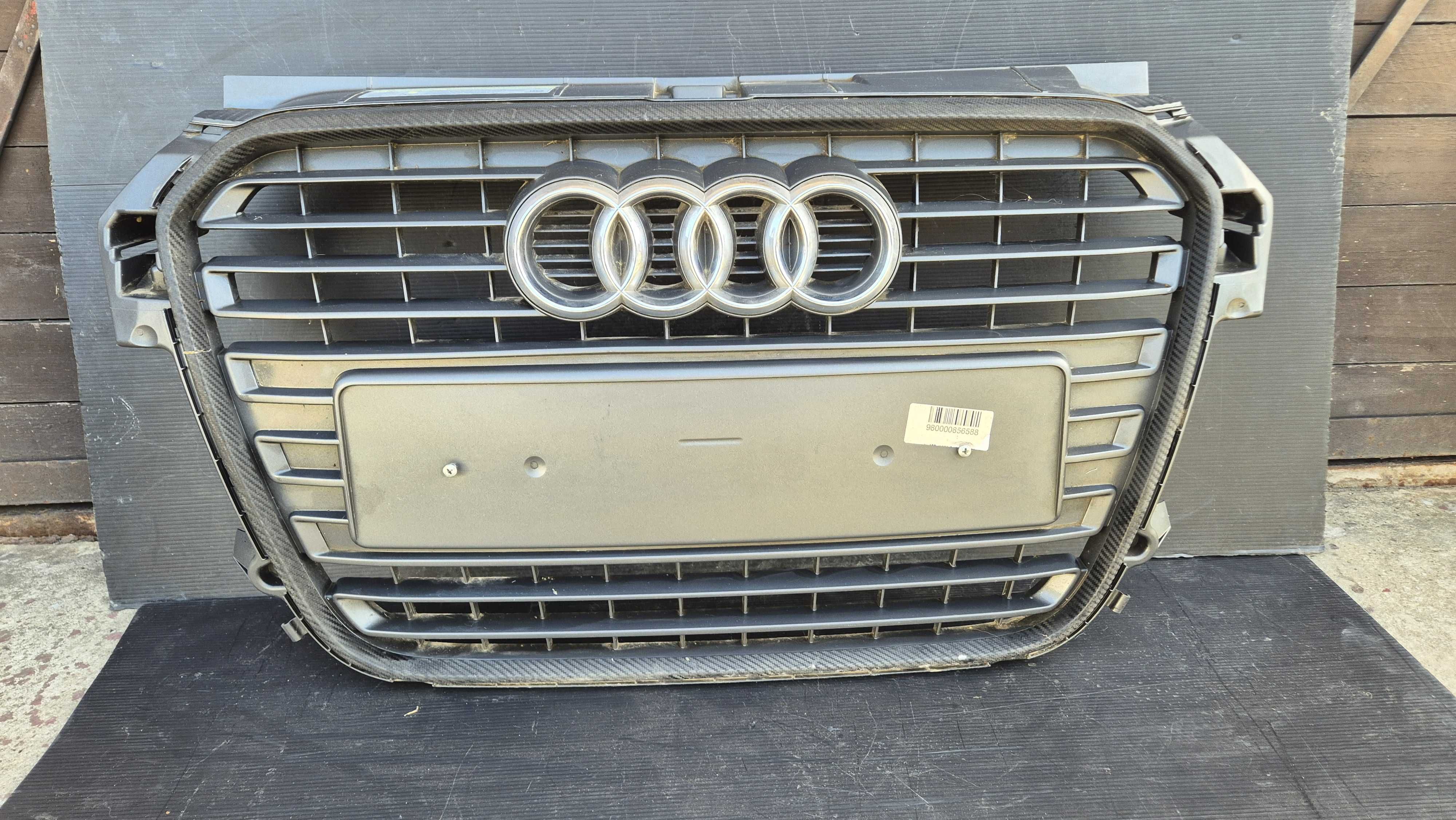 Atrapa chłodnicy GRILL PRZÓD Audi A1 8X0 10-14 OE ORYGINAŁ CARBON