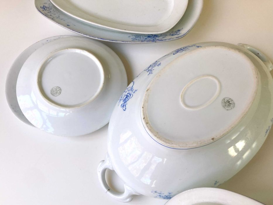 Serviço de refeições muito antigo da marca Coimbra