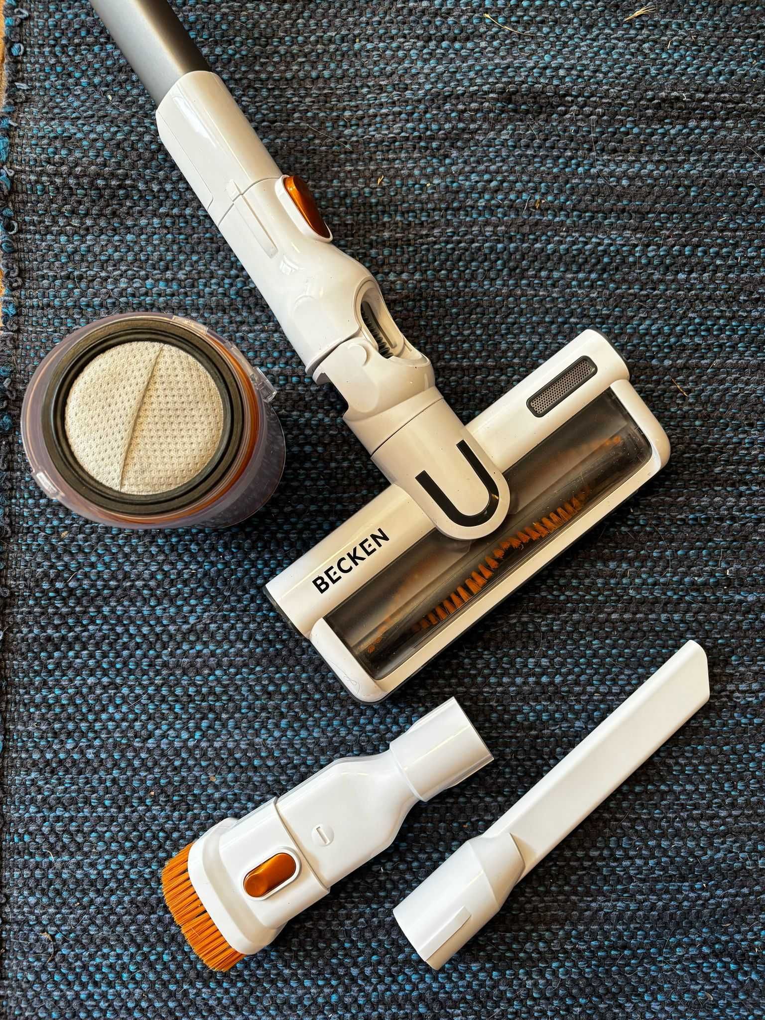 Aspirador Vertical Sem Fio BECKEN + Aspirador Robot VILEDA