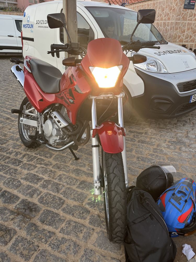Moto falcon nx400