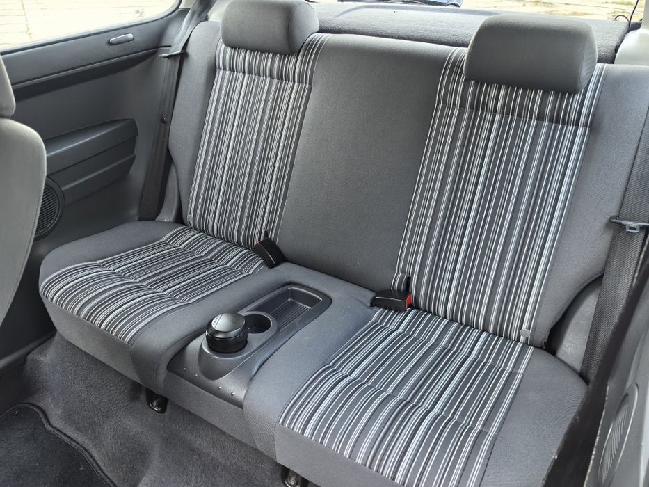 VW Fox 2006r Przebieg 131.000 Długie Opłaty Wspomaganie Ładny