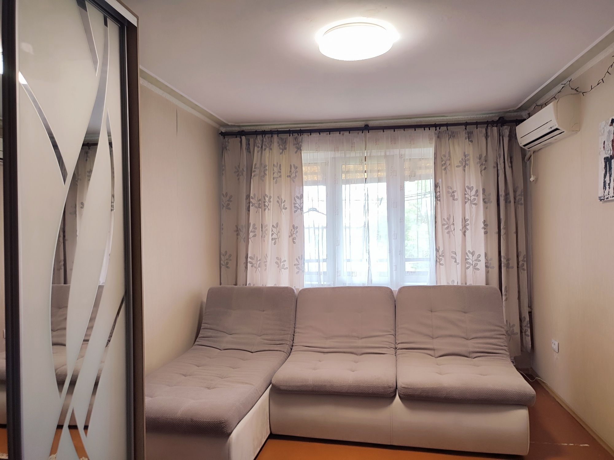 Продається 3х  квар. з меблями на 44 квартолі вул  Армавирська