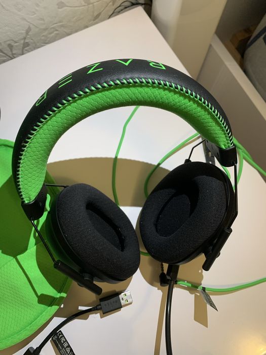 Навушники BlackShark V2 Razer стан нових оригінал