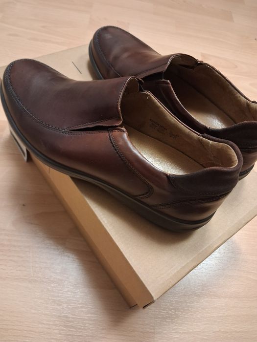 Взуття шкіряне р.41 Badura