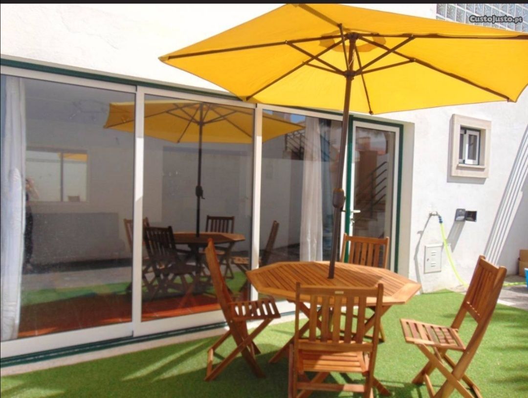 T2 na Nazaré com quintal e Barbecue