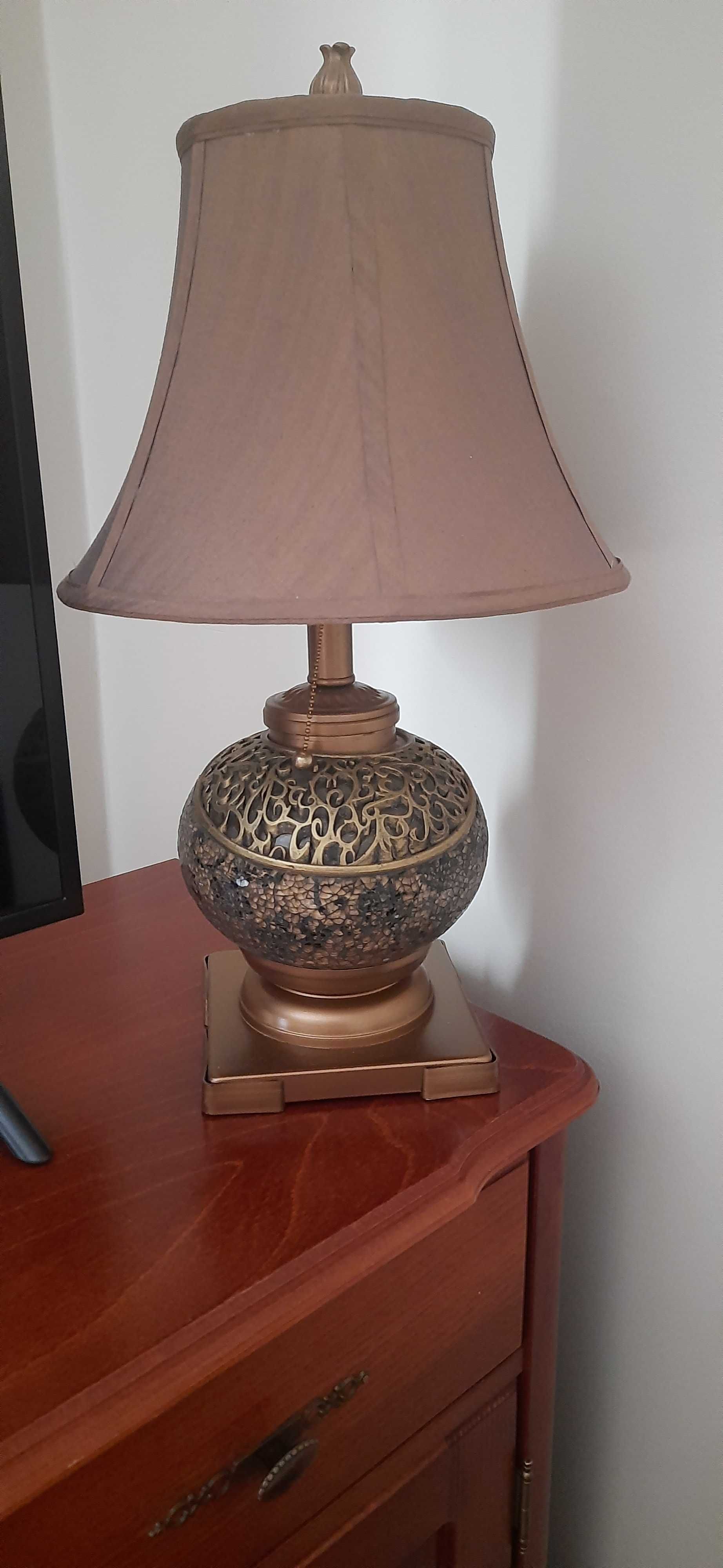 Lampa z abażurem
