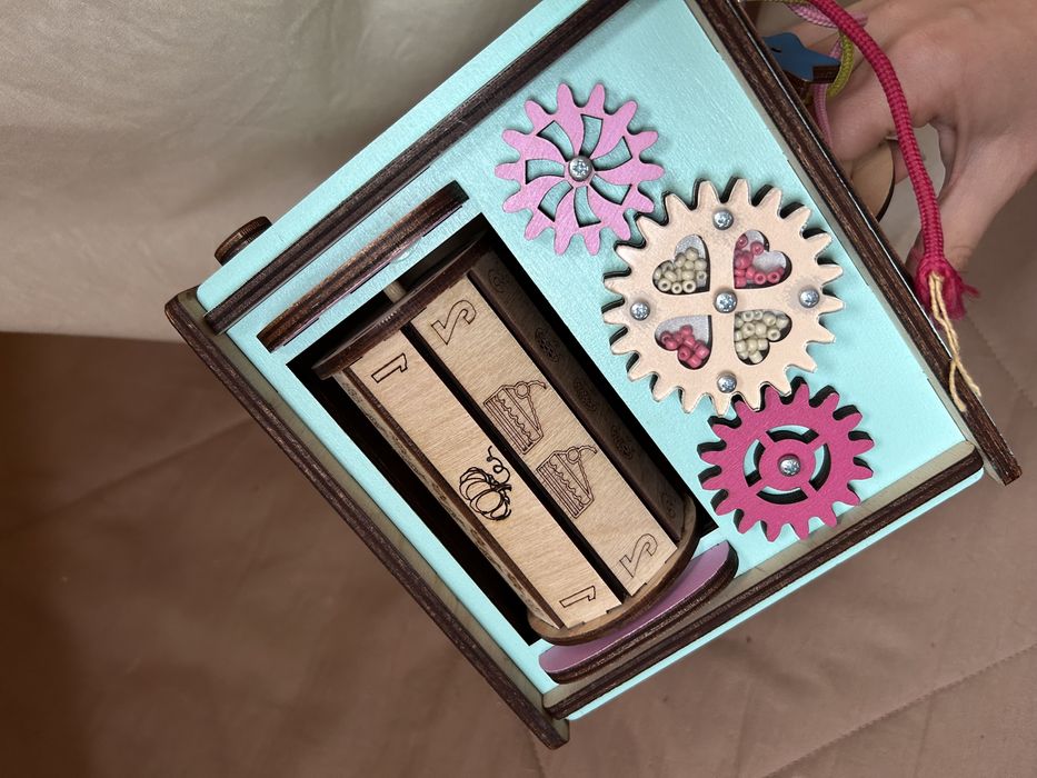 Продам бізікуб для дівчинки