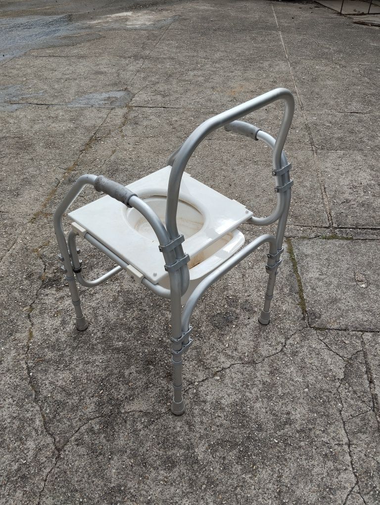 Cadeira de fezes / defecar
