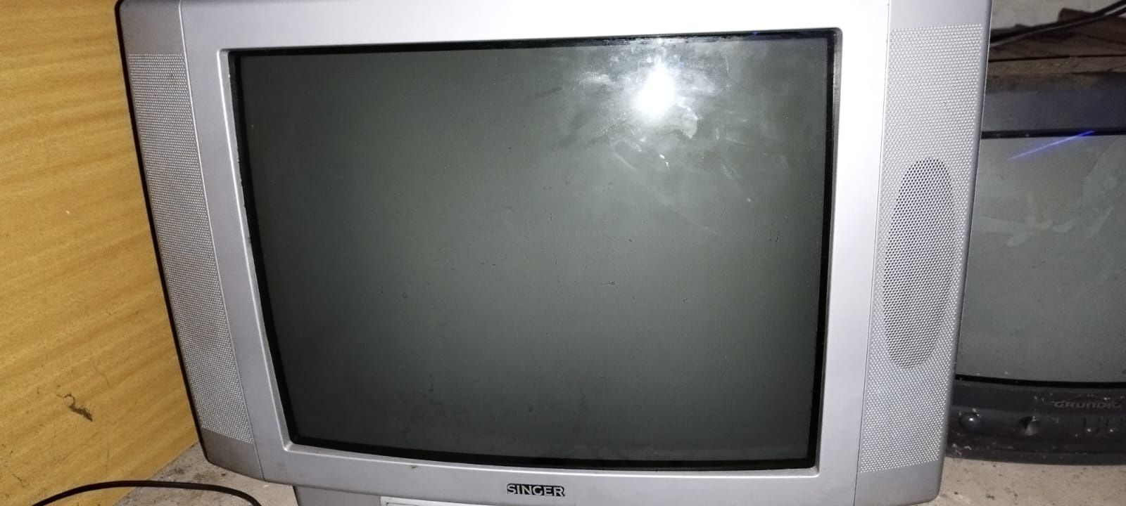 3 tvs das antigas/funcionais