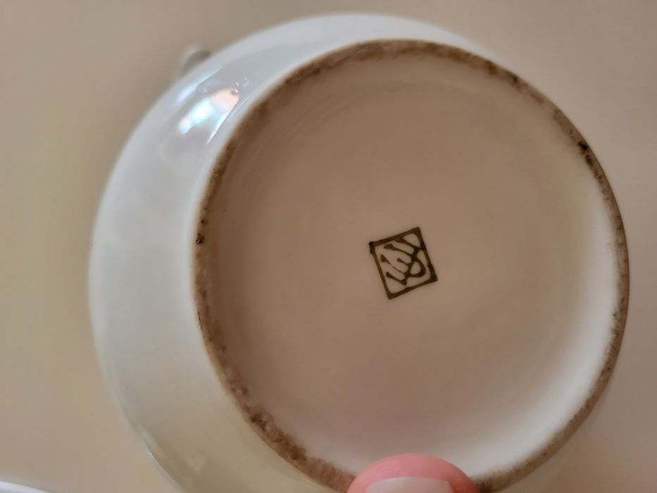 Loiças antigas prato,bule e chávena