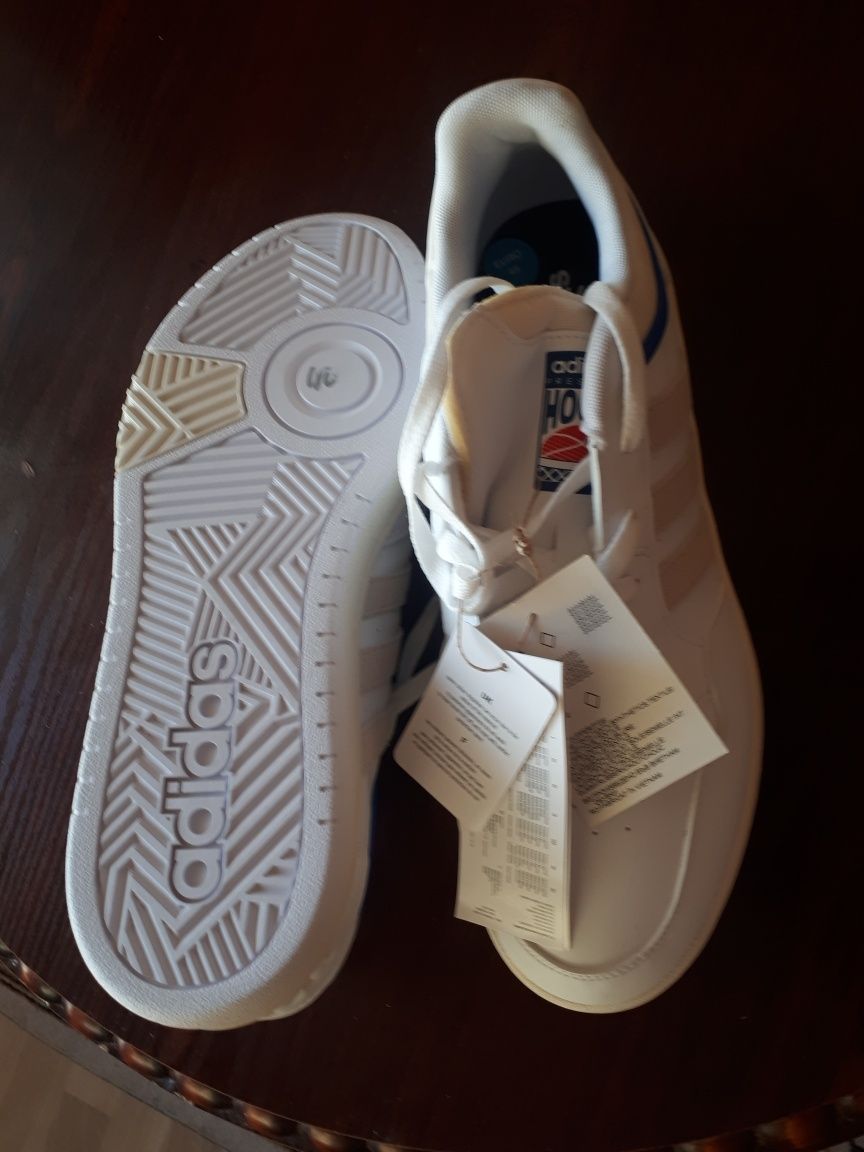 Кроссовки adidas hoops 3.0