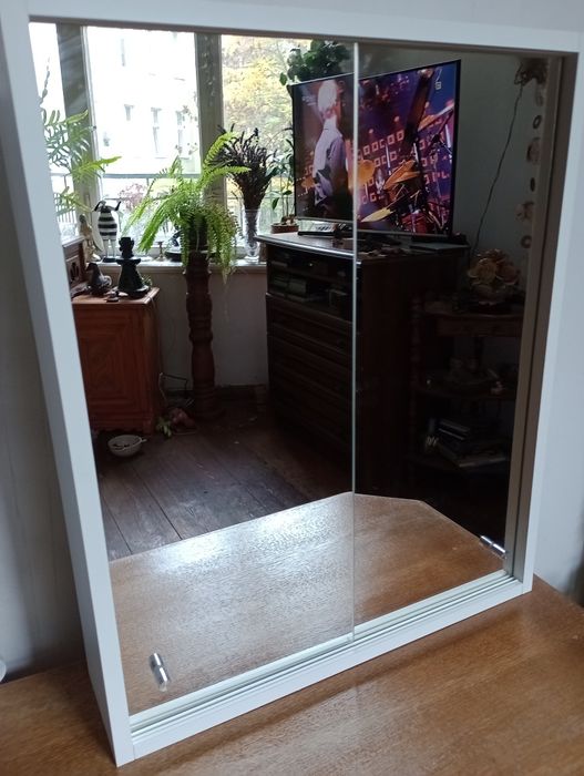 Szafka z lustrem do łazienki ikea