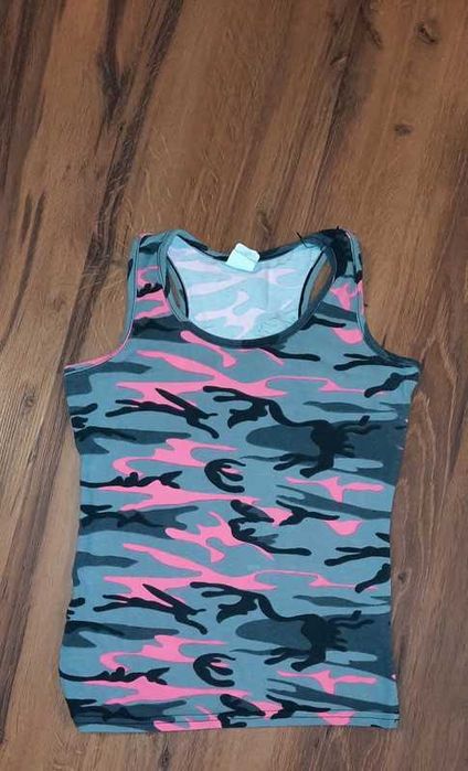 Bluzka w rozmiarze ok. 128