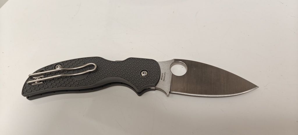 Nóż składany Spyderco Sage 5 Grey FRN Maxamet