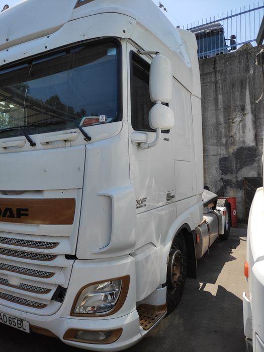 DAF XF106
Sem motor e sem caixa de resto completa