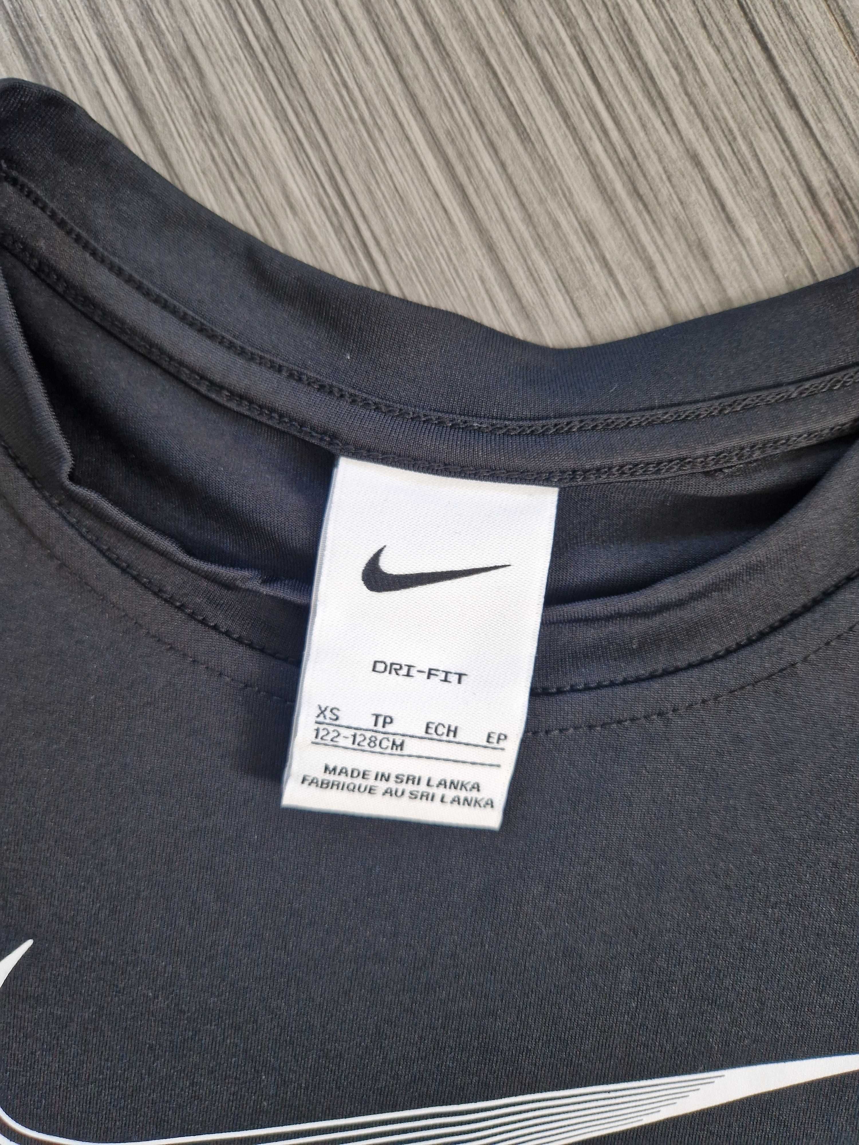 Koszulka Nike + spodenki 4F