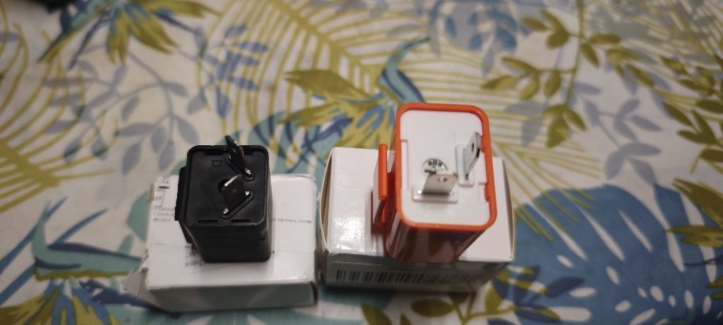Vendo duas relés para motas