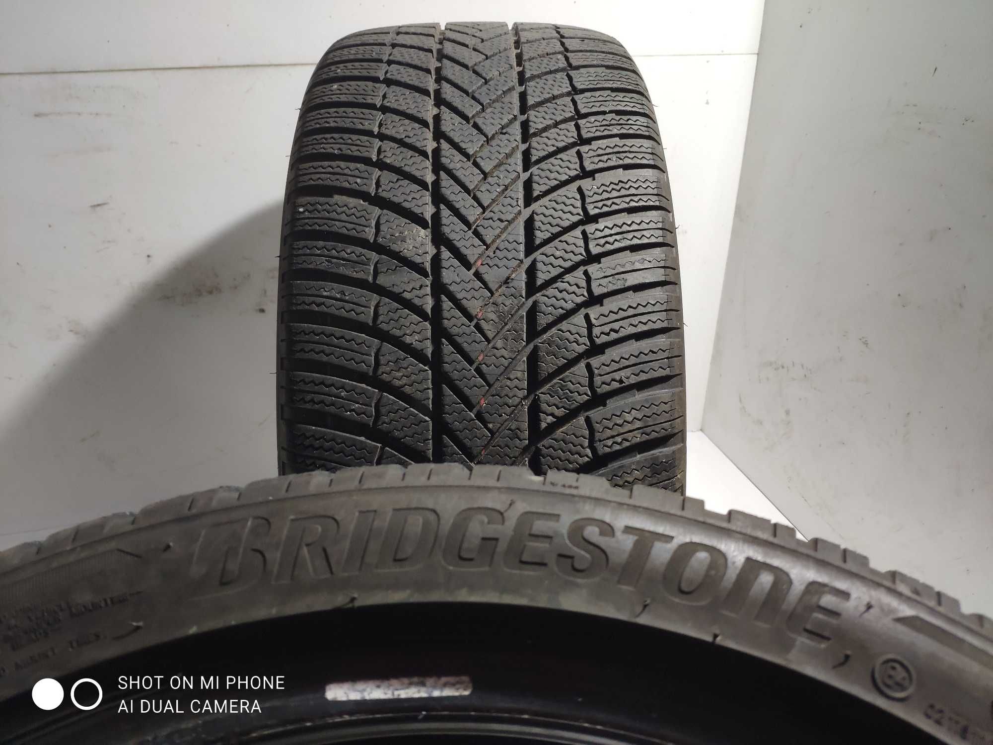 Opona Opony 245/40R19 BRIDGESTONE 98V BLIZZAK LM005 para 2szt zimowe