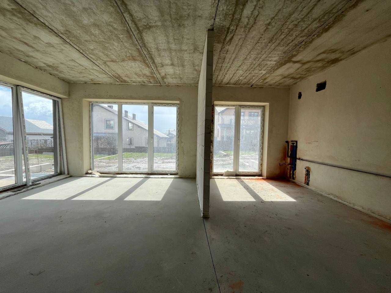 Стильний Duplex з терасою та навісом - 180м2, част.ремонт, комунікації
