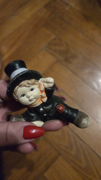 Figurka kominiarza na szczęście.