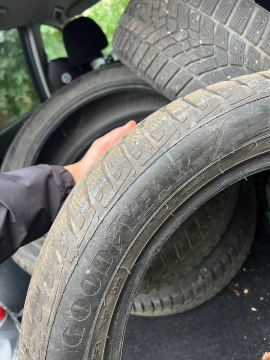 Резина goodyer зимова 205/55 r17