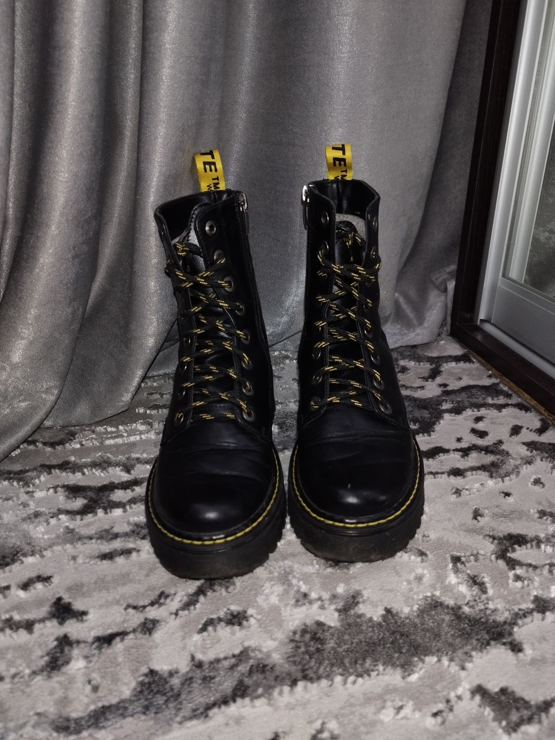 Берци Dr. Martens