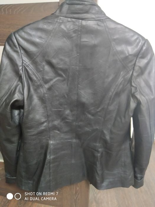 Продам кожаный пиджак (натуральная кожа)
