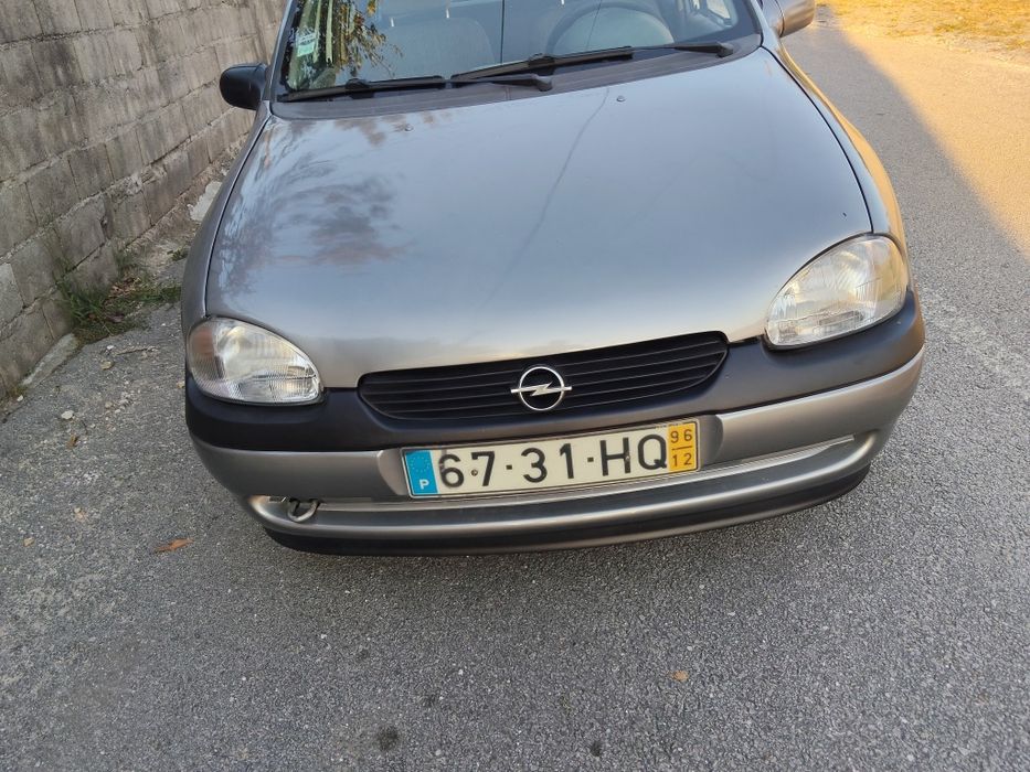 Opel corsa a gasolina muito bom estado revisão feita
