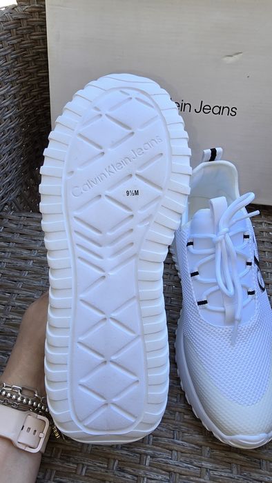 жіночі кросівки на кожен день від Calvin Klein