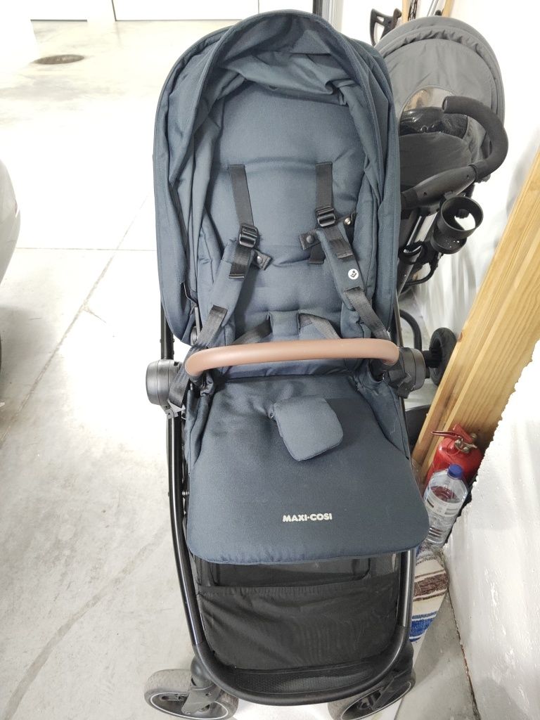 Maxi-Cosi Carrinho de Passeio Street Plus + alcofa – Essential