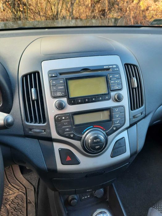 Samochód Hyundai i30cw sprzedam.