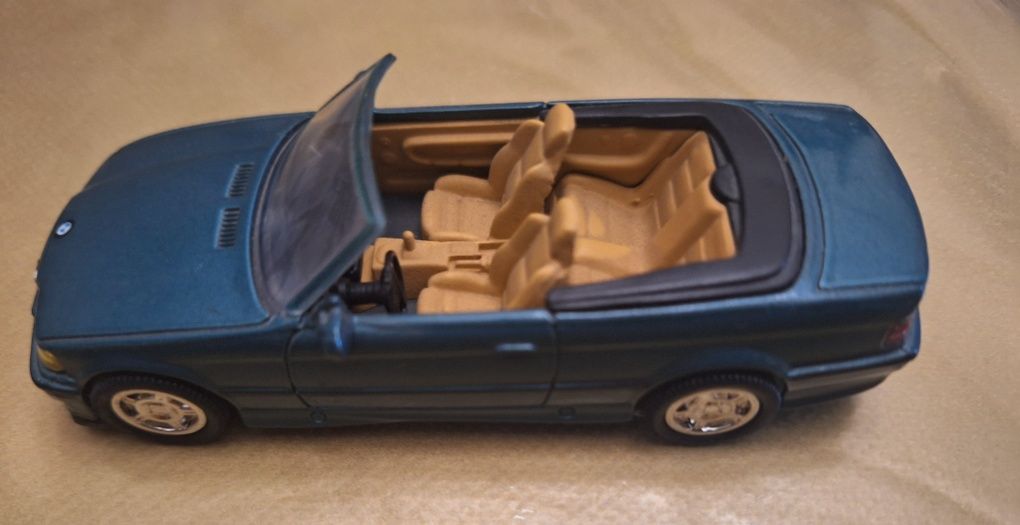 Miniatura escala 1:43 BMW M3