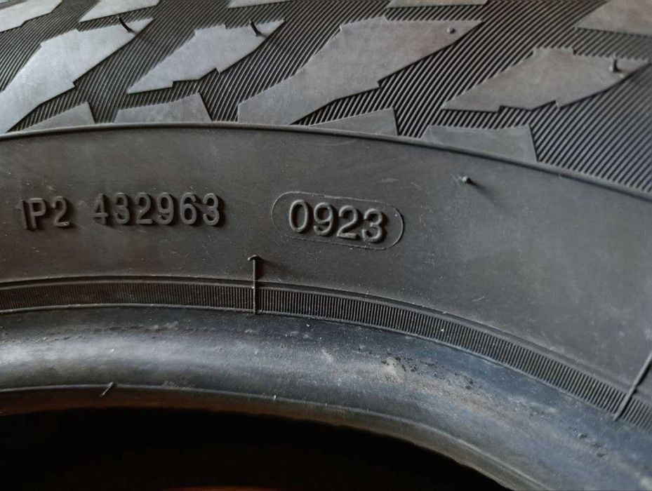 Пара шин б/у 205/60R16 96H Nokian Tyres Snowproof 1