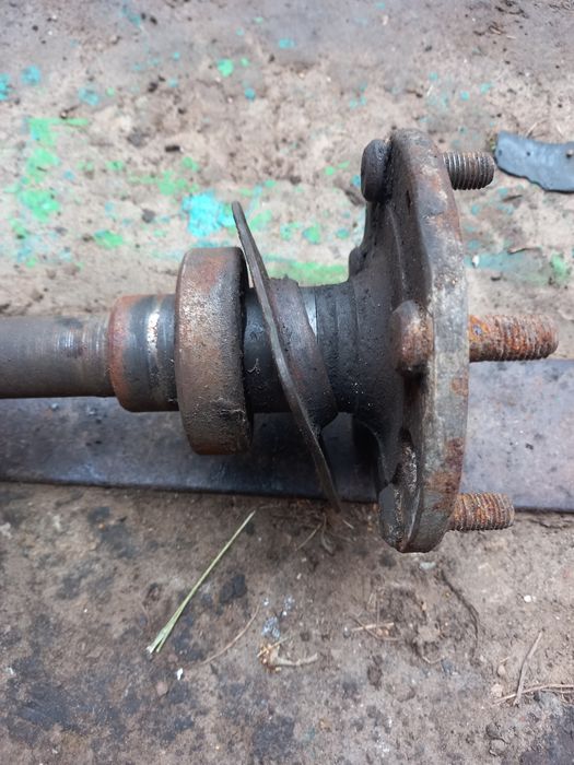 Полувісь азлк- 2140