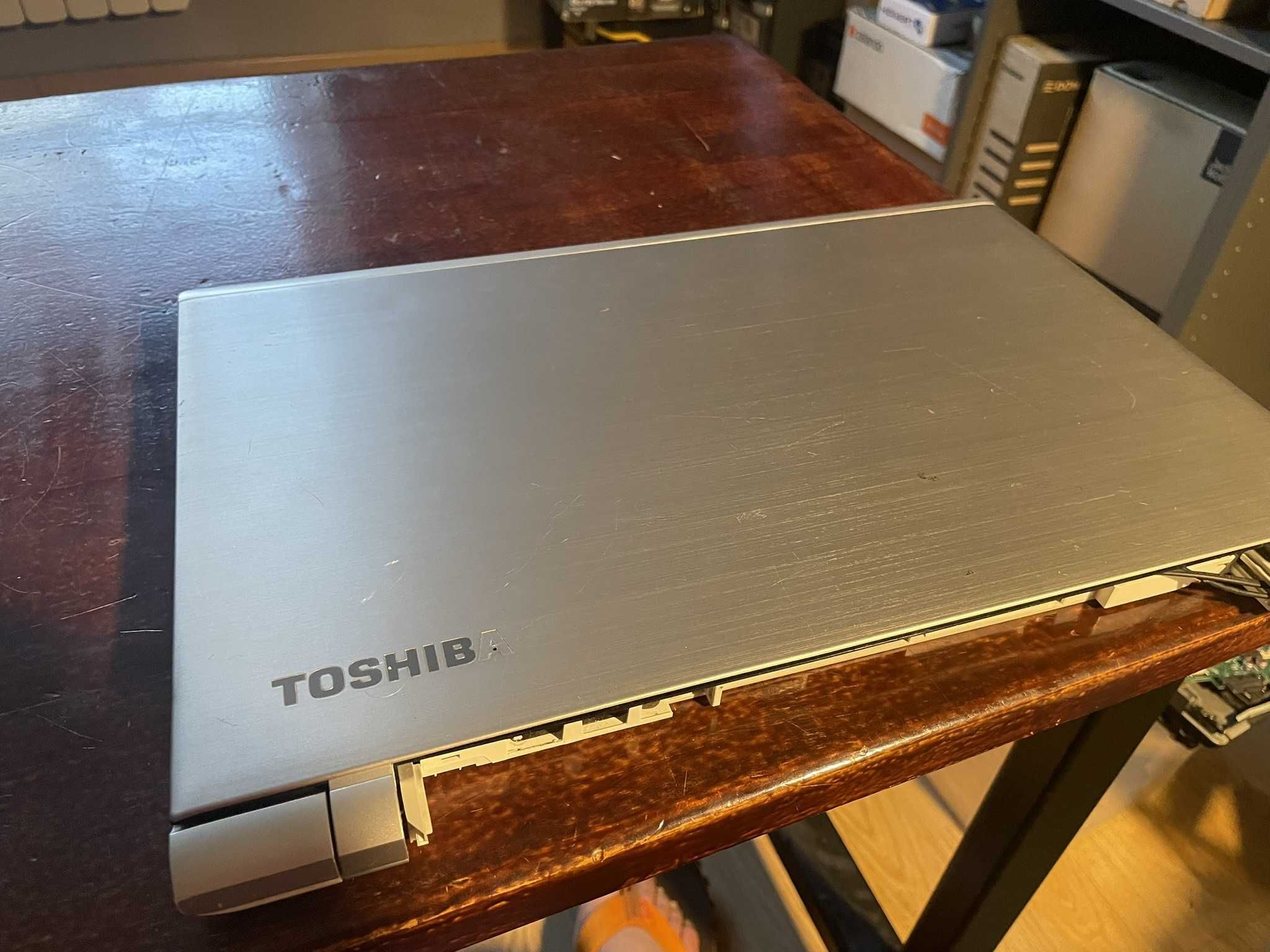 Kadłubek Toshiba Tecra Z50-C wraz z palmrestem