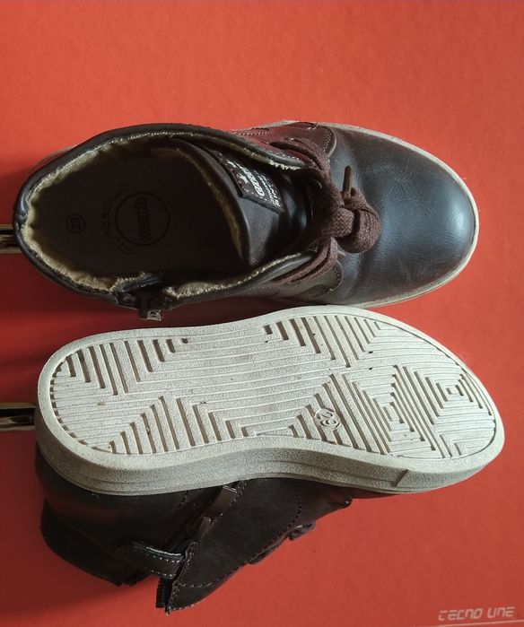 Botins castanhos menino T 29