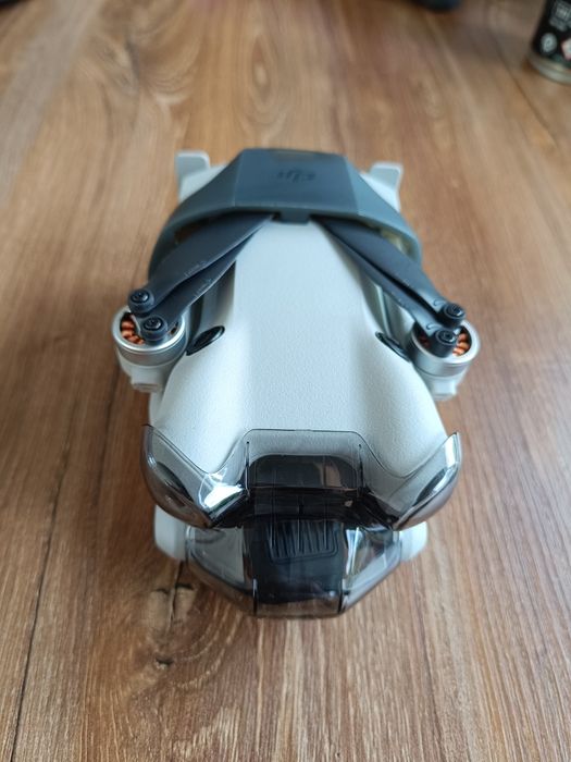 Dron DJI Mini 4 Pro Fly More Combo RC2 z DJI care!