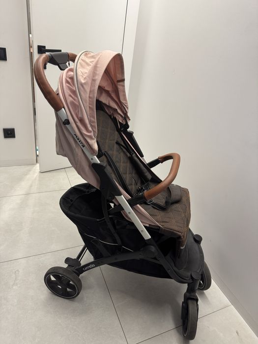 Прогулянкова коляска Carrello